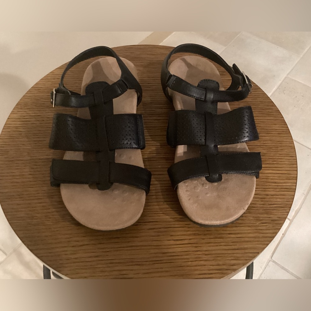 Vionic Goldie Black Sandal Size 7 NWOT